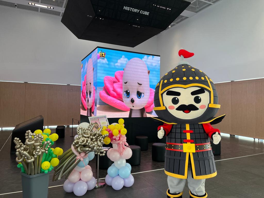 4번째 사진으로 전환