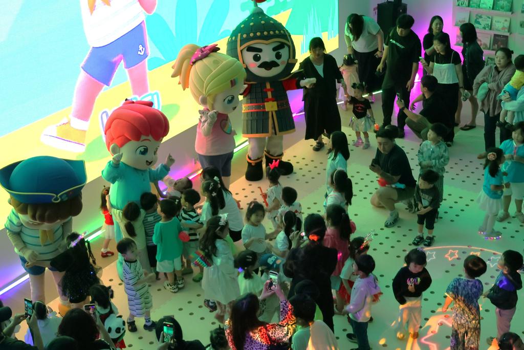 9번째 사진으로 전환